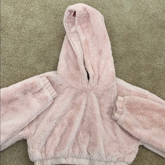 Forever 21 Sweaters - Forever 21 crop hoodie Forever 21 Sweaters - Forever 21 crop hoodie